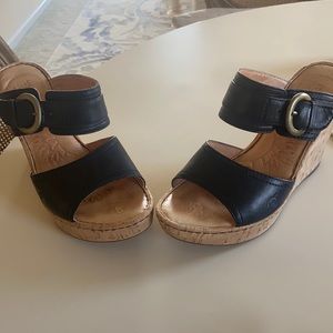 Born black wedges in size 8. Worn a few times